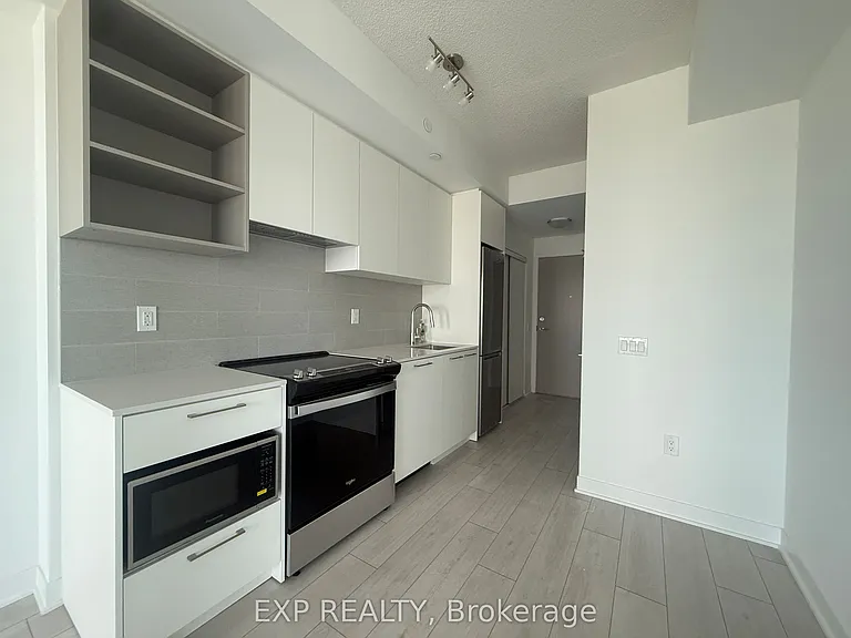 260 Malta Ave N #2011 — Photo 8