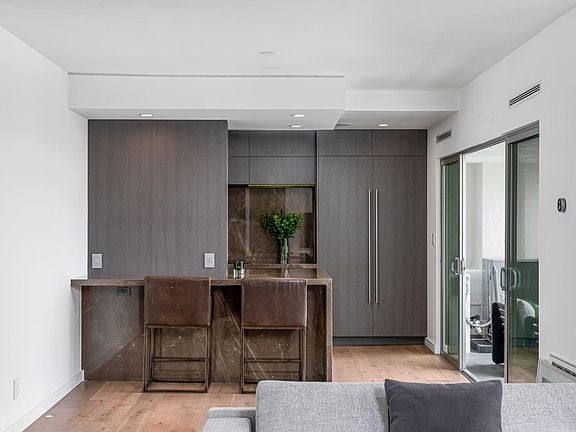 5th image of 838 N Doheny Dr APT 1207