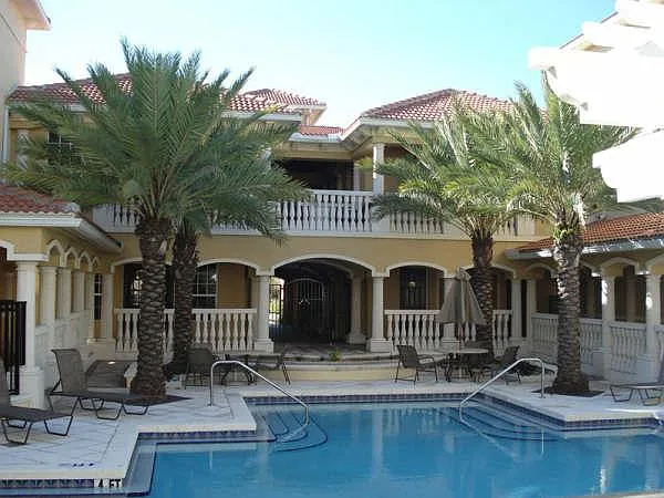 121 Grand Beach Pl — Photo 11