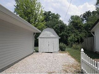 2nd image of 1831 S Shawnee Dr