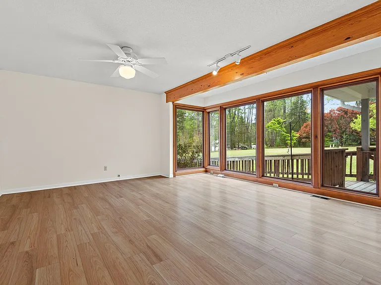 720 Marthas Chapel Rd — Photo 4