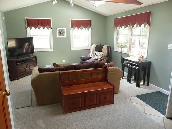 3rd image of 11 Woodland Ave