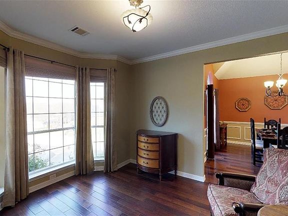 4th image of 3907 Parker Oaks Dr