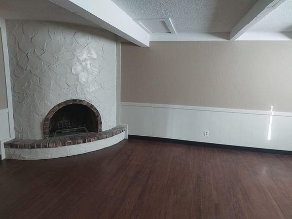 5th image of 609 Beach St