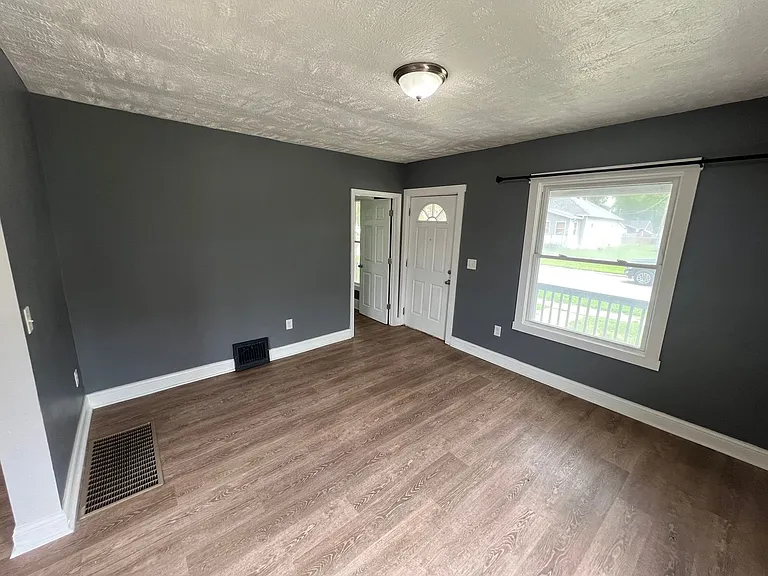 2538 4th Ave — Photo 3
