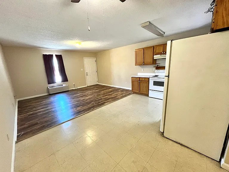 1014 E Lauderdale St — Photo 4