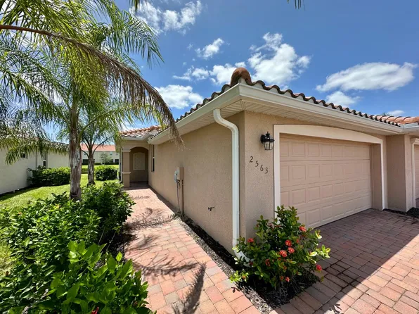 2563 Vine Ave, Naples, FL 34120