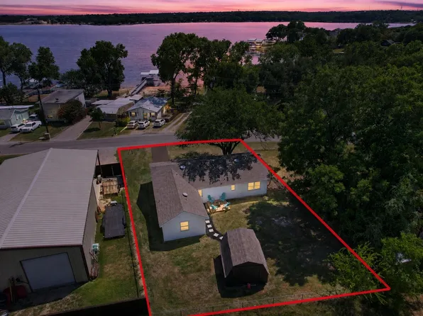 1624 E Lake Dr, Weatherford, TX 76087