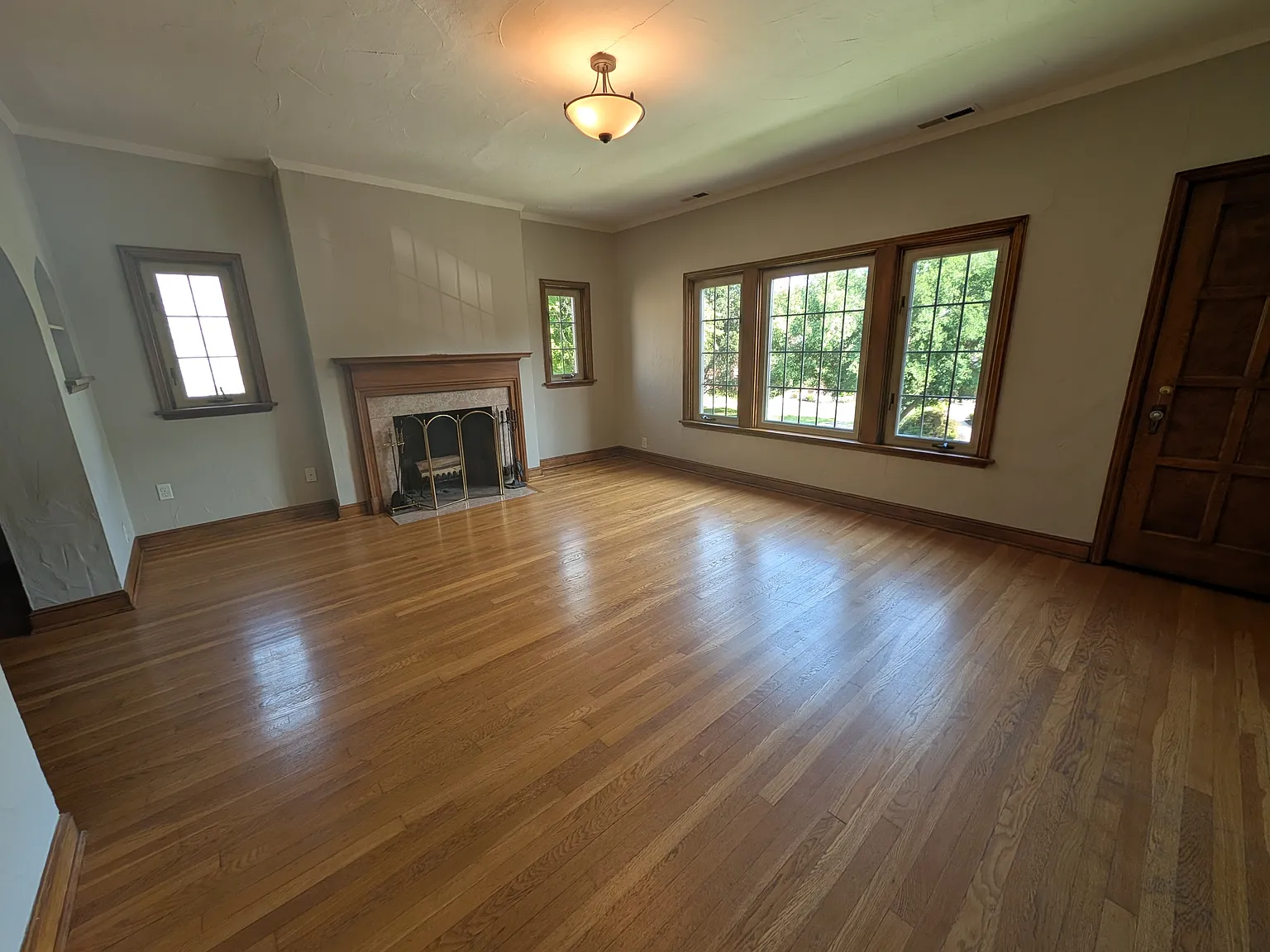 2 bed, 1112 sqft, $1,649 — Photo 3