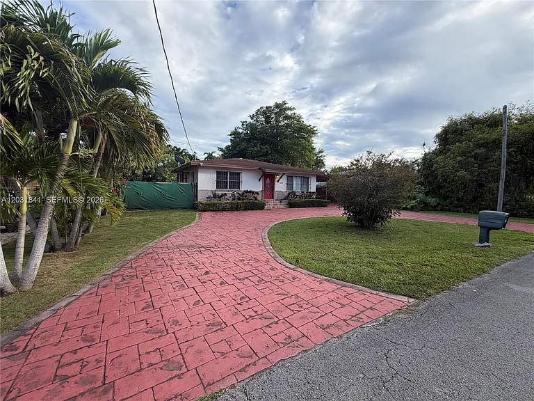 6318 SW 27th St — Photo 3