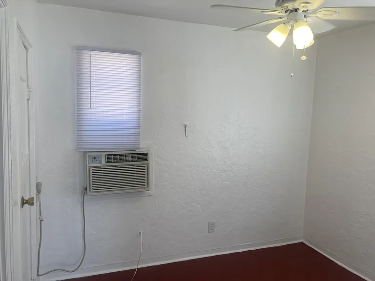 1039 E Spring St #3 — Photo 9