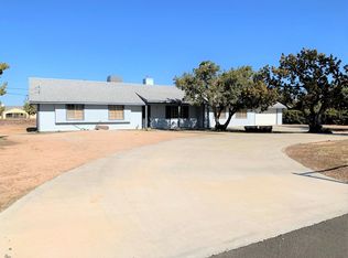 15596 Rodeo Rd, Hesperia, CA 92345