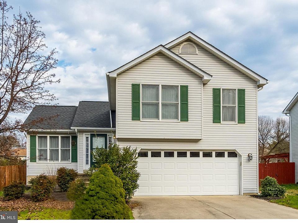 1st image of 21388 Carmen Woods Dr