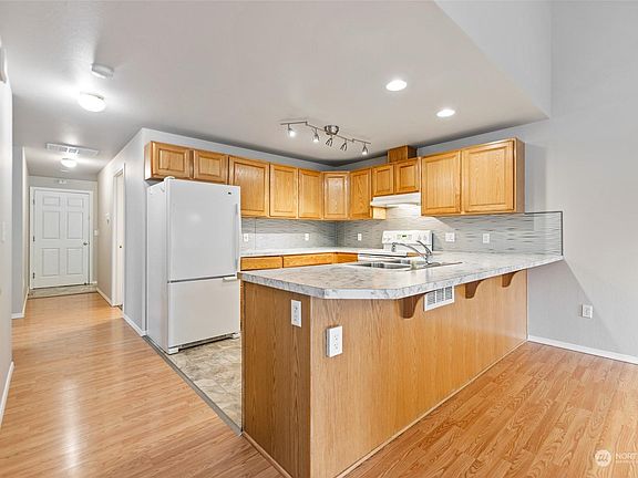4th image of 312 N 6th Ave SW