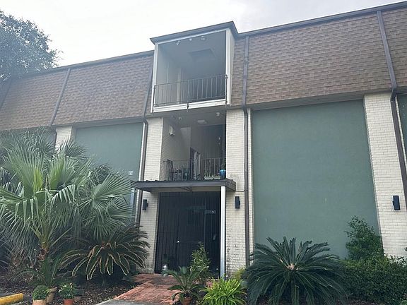 5th image of 222 London Ave APT 203