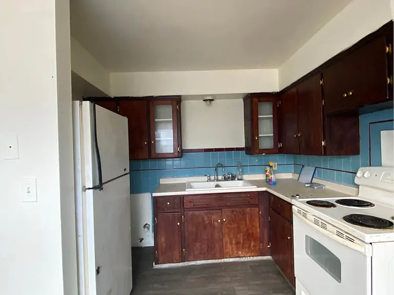 1388 E Delavan Ave — Photo 4