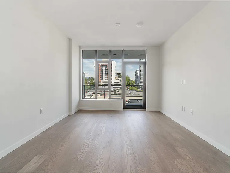 128 W 15th St #D260 — Photo 5