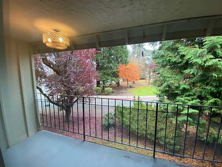 12504 NE 117th Pl #A8 — Photo 15
