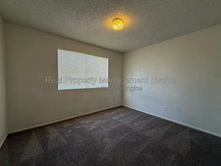 1905 N Center St #1 — Photo 12