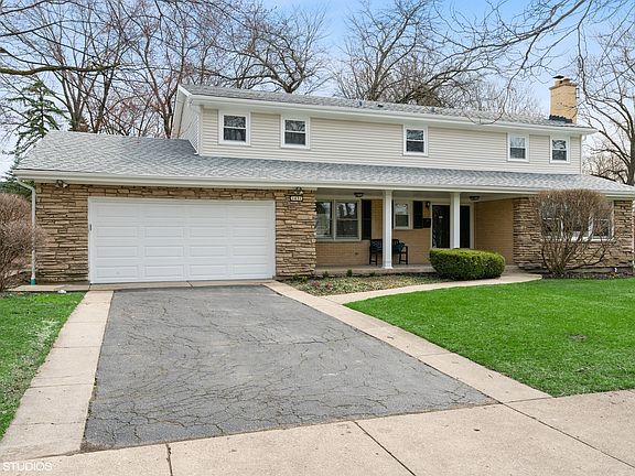 2nd image of 1431 Blackthorn Dr