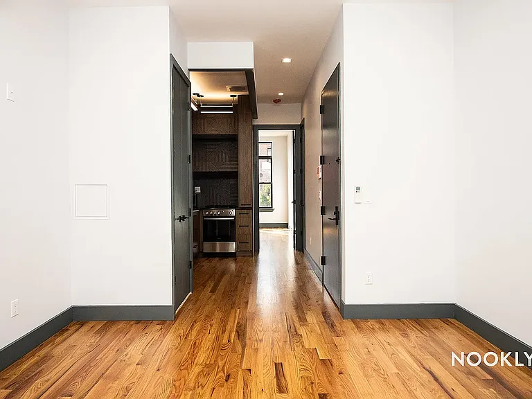 18 Park St #1L — Photo 2