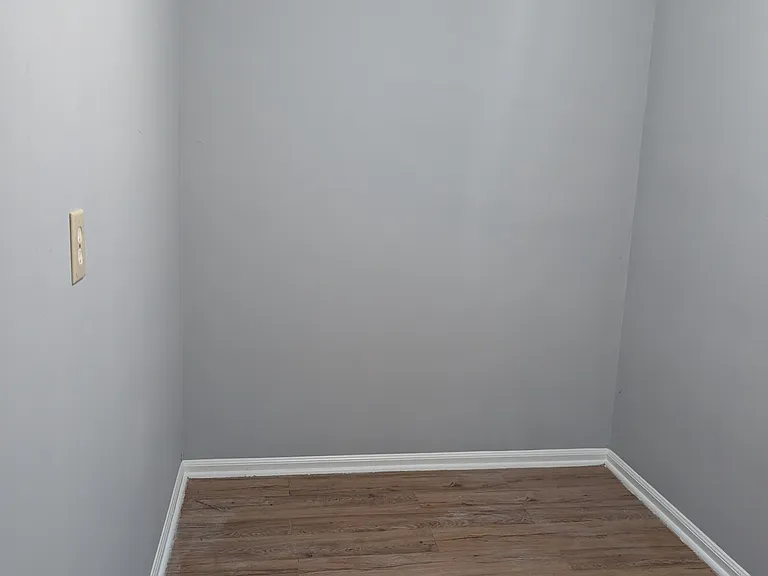 1408 Enfield Ave — Photo 7