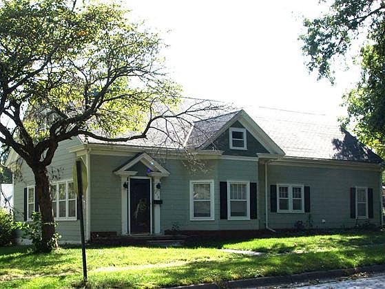 1st image of 218 N 16th St