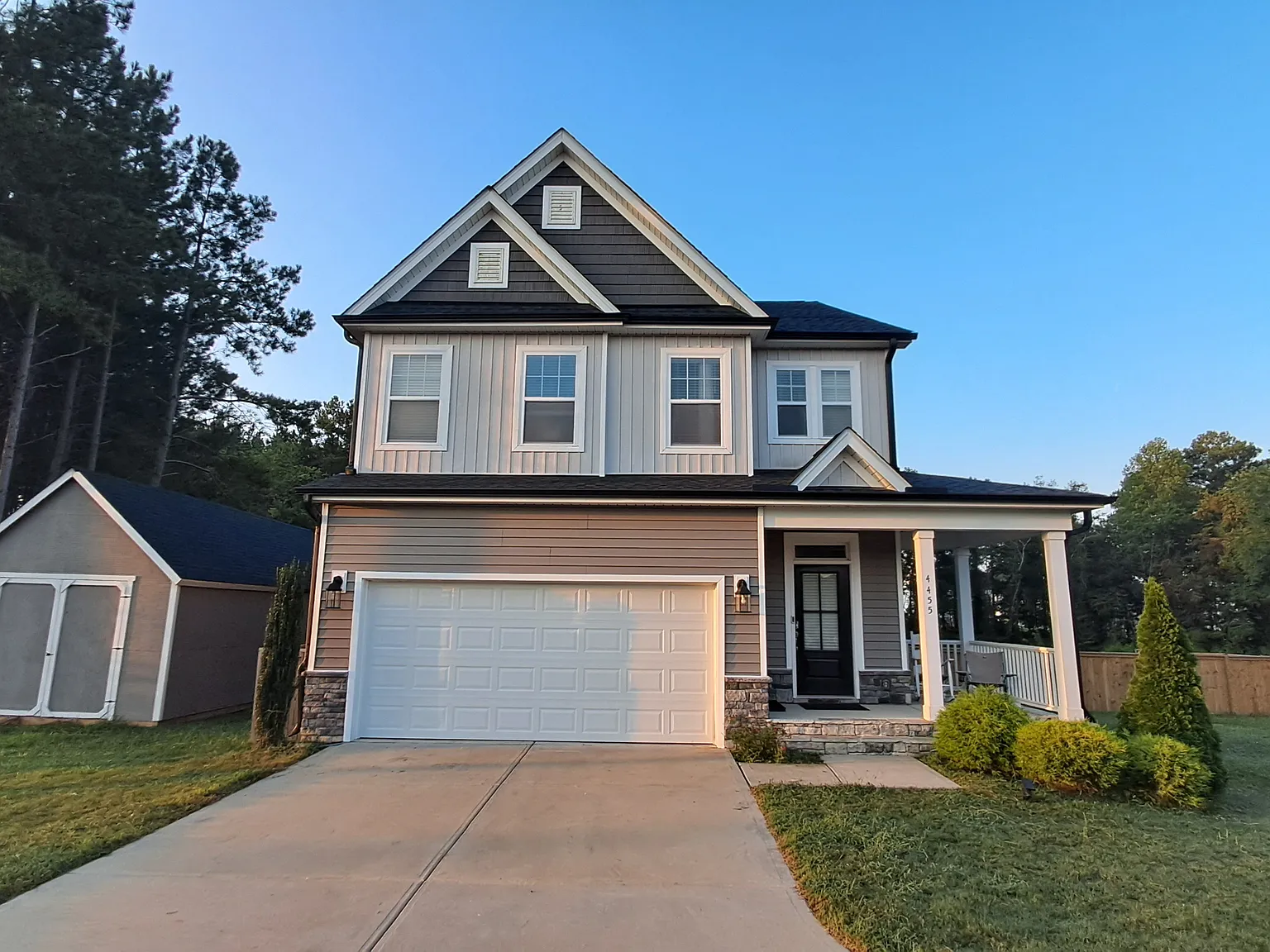 4 bed, 2179 sqft, $900 — Photo 2
