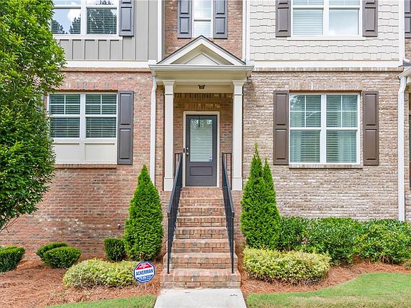 4th image of 225 Aventine Ln