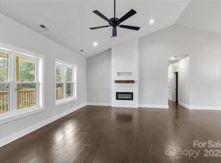 60 Gins Ln #9 & 10, Mars Hill, NC 28754