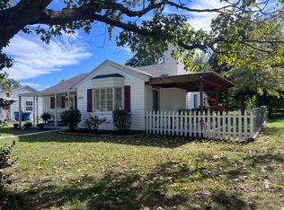 606 Belle Air Pl, Carthage, MO 64836