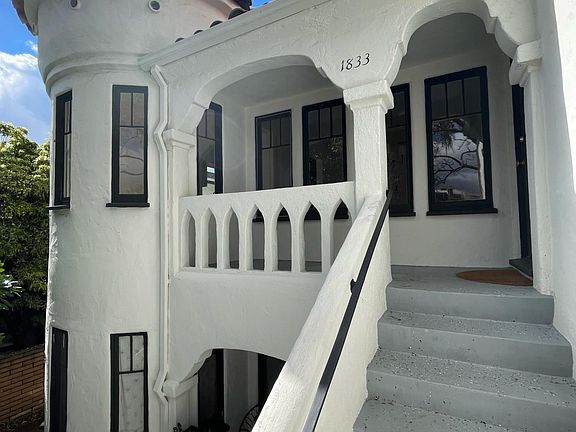 2nd image of 1833 Kelton Ave