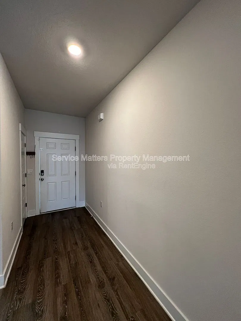 4 bed, 2.0 bath, 1835 sqft, $2,100 — Photo 4