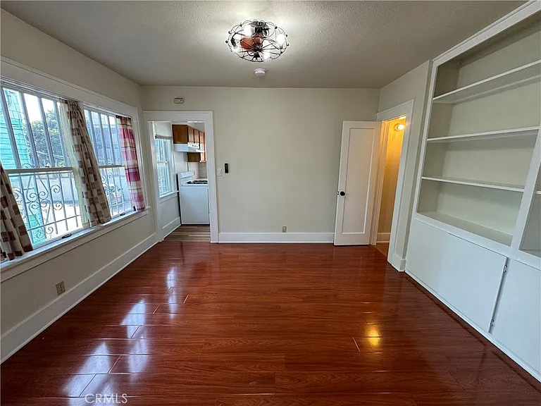 5158 Franklin Ave — Photo 8