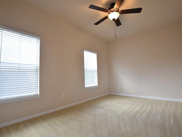 1619 Hanks Ave — Photo 16