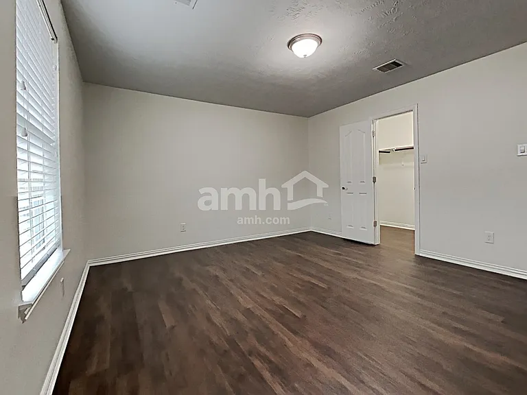 2213 Oak Circle Dr N — Photo 19