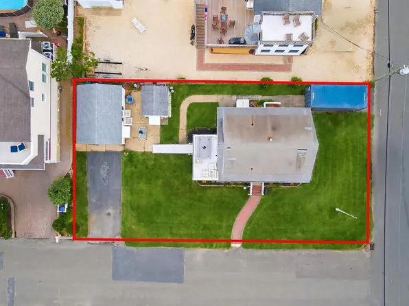 101 W 17th St, Brant Beach, NJ 08008