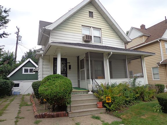 3rd image of 1266 N Lockwood Ave