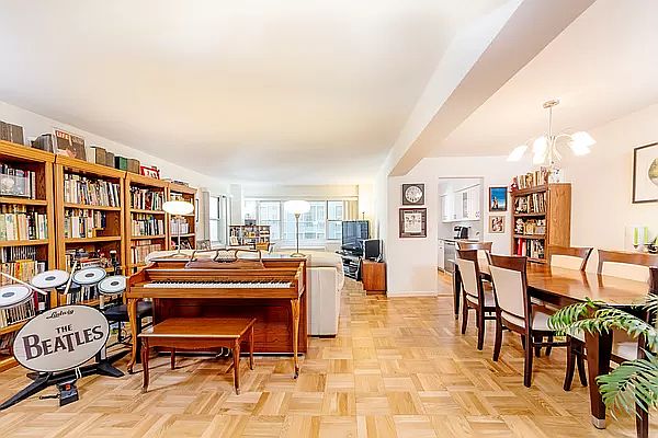 1st image of 100 W 57th St APT 8N