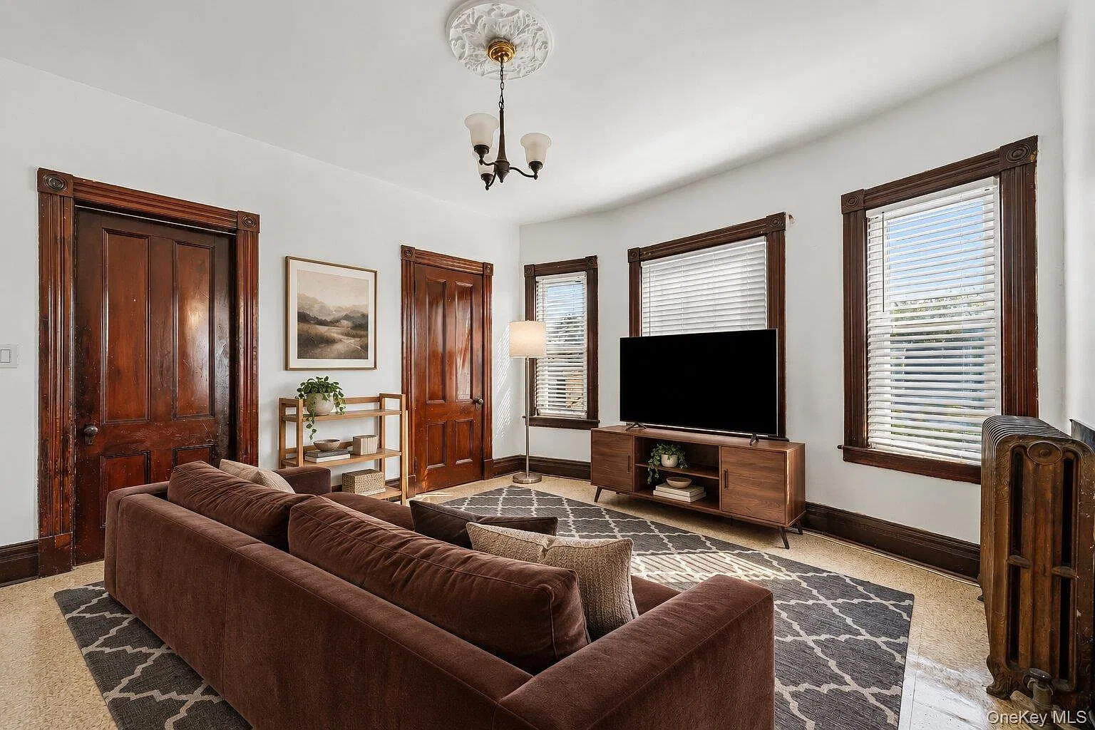 2 bed, 1.0 bath, 1013 sqft, $2,400 — Photo 4