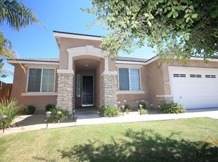 9007 Fragrant Cloud Dr, Bakersfield, CA 93311