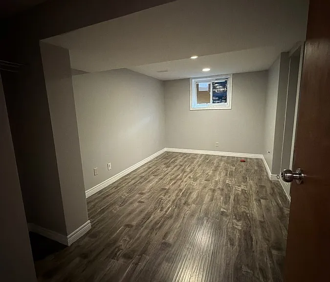 471 Randolph Ave — Photo 15