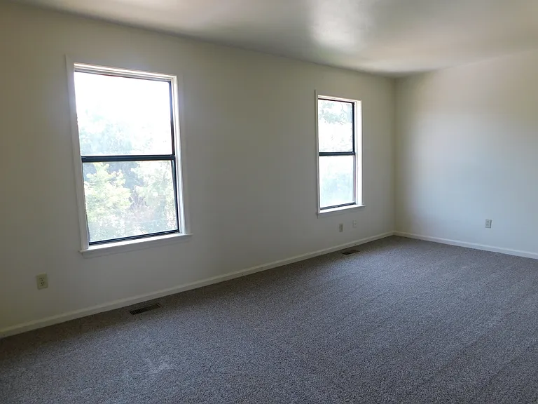 215 Greenbrier Ave — Photo 15