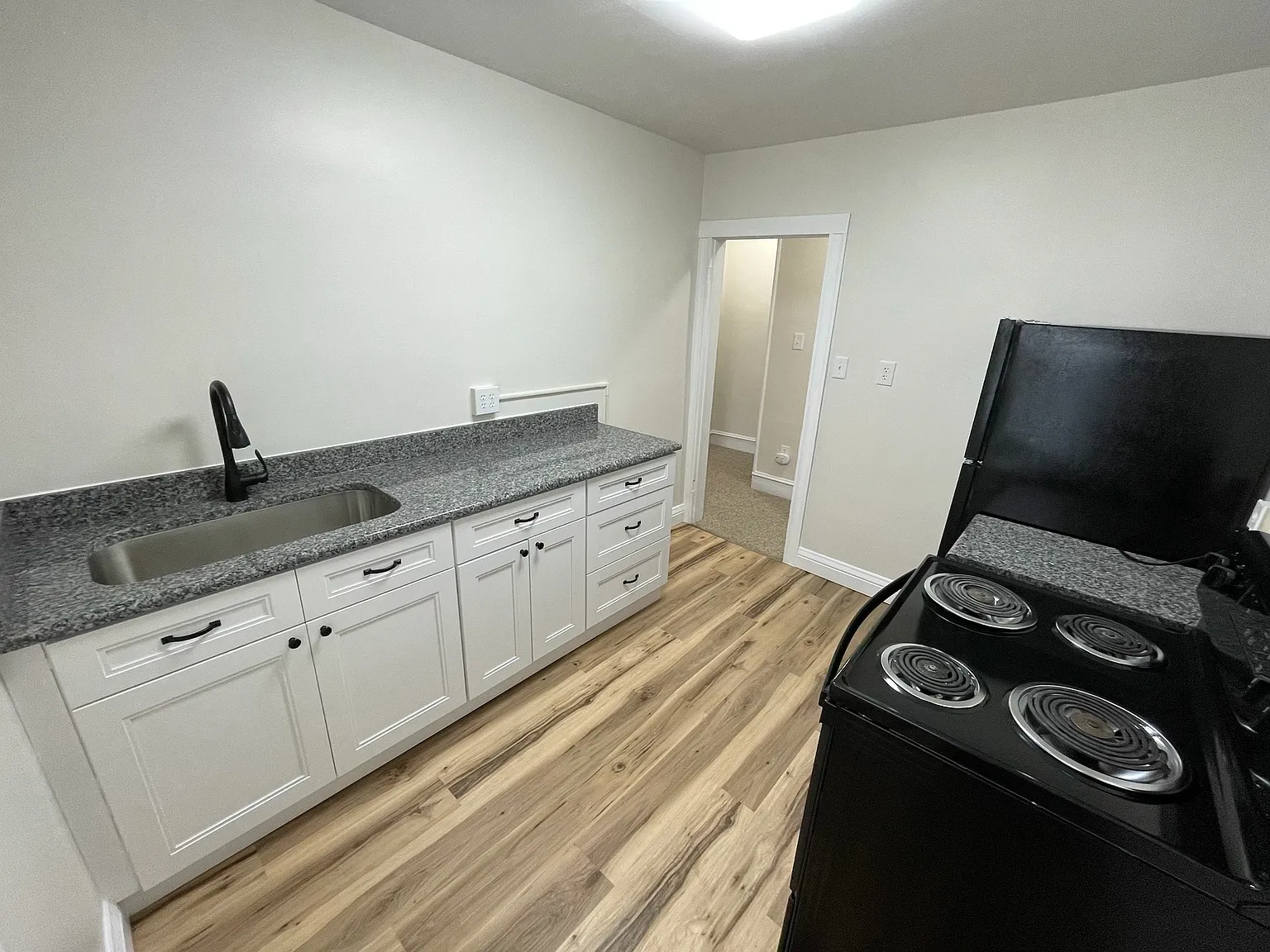 2 bed, 850 sqft, $975 — Photo 1