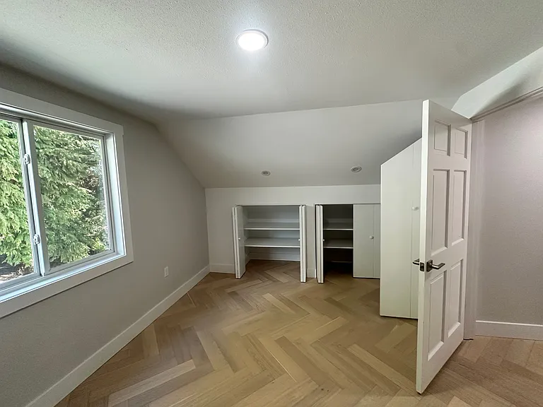 7001 E Loop Rd — Photo 32