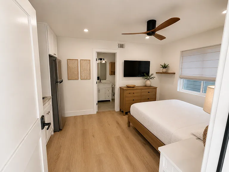 2922 Estancia #A — Photo 6