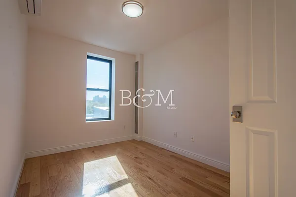 Rented by Brick&Mortar | media 14