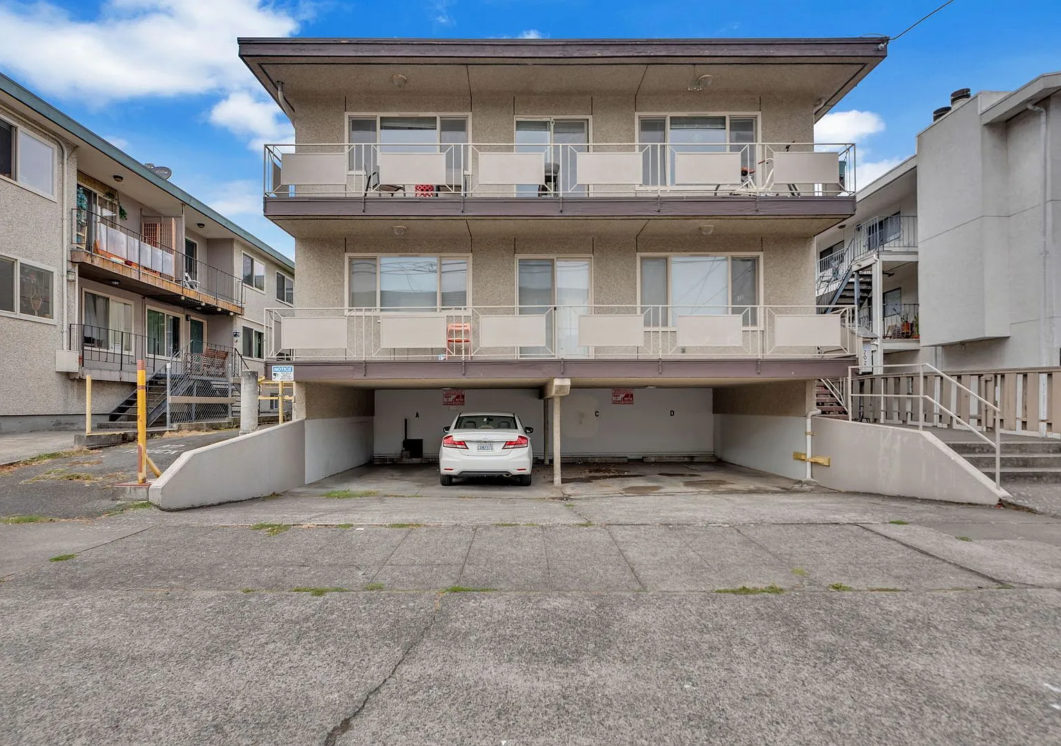 Great location in Ballard — Photo 1