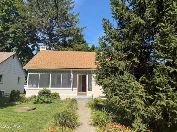 1 Dervend Cir, Matamoras, PA
