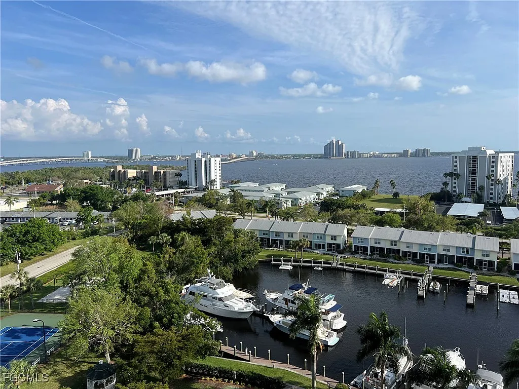 2 bed, 2.0 bath, 1786 sqft, $5,500 — Photo 3